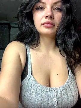 Snapshot of Sweeeeet_Candy chatting on October 30, 2025, 3:38 am Sweeeeet Candy online show from October 30, 2025, 3:38 am