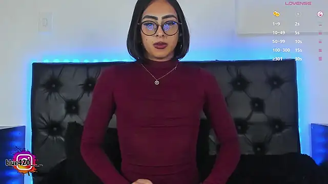 Snapshot of Skyler__blue4 chatting on January 26, 2025, 9:40 am Skyler  blue4 online show from January 26, 2025, 9:40 am