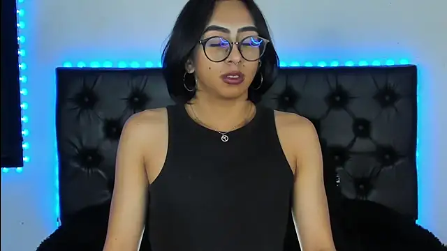 Snapshot of Skyler__blue4 chatting on January 15, 2025, 4:15 am Skyler  blue4 online show from January 15, 2025, 4:15 am