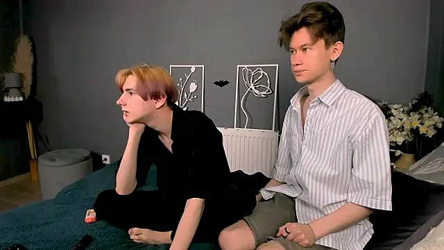 Snapshot of AndrewwCarter2 chatting on February 19, 2026, 7:33 pm AndrewwCarter2 online show from February 19, 2026, 7:33 pm