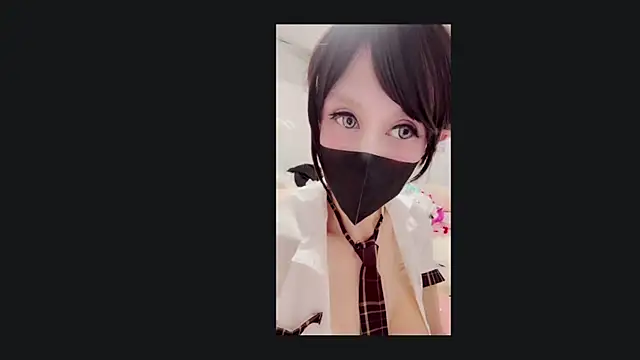 Im IVE LOVE online show from December 15, 2024, 7:24 am