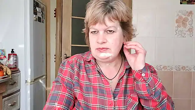 Snapshot of Ettie_Tonia chatting on February 26, 2025, 12:49 pm Ettie Tonia online show from February 26, 2025, 12:49 pm