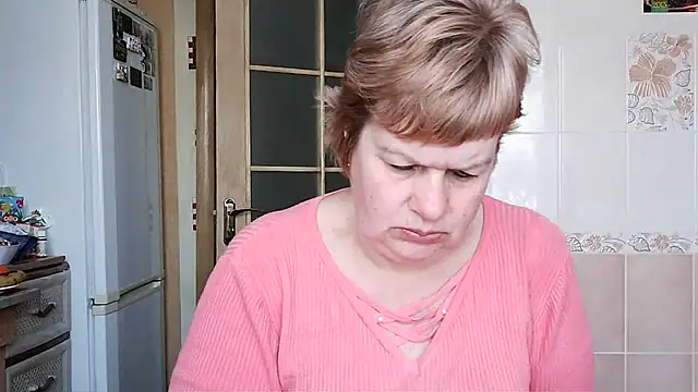 Snapshot of Ettie_Tonia chatting on March 5, 2025, 7:16 am Ettie Tonia online show from March 5, 2025, 7:16 am