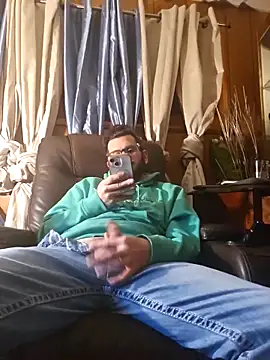 hungverrec online show from October 4, 2025, 8:05 am