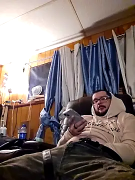 hungverrec online show from November 21, 2025, 8:02 am