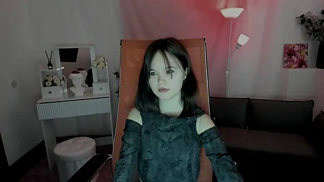 Elainebeness online show from April 15, 2026, 1:11 am