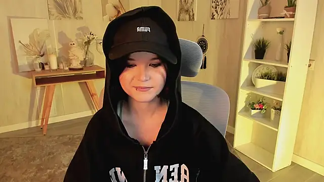 Snapshot of Elainebeness chatting on March 23, 2025, 1:42 am Elainebeness online show from March 23, 2025, 1:42 am