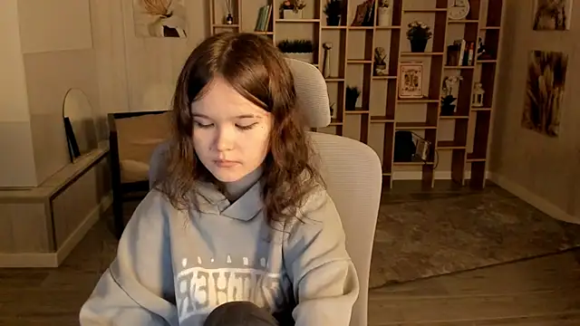 Snapshot of Elainebeness chatting on September 16, 2025, 7:04 pm Elainebeness online show from September 16, 2025, 7:04 pm