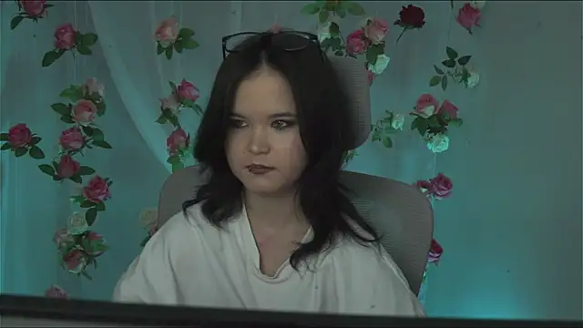 Snapshot of Elainebeness chatting on February 7, 2025, 7:27 pm Elainebeness online show from February 7, 2025, 7:27 pm