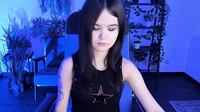 Snapshot of Elainebeness chatting on December 2, 2025, 8:10 pm Elainebeness online show from December 2, 2025, 8:10 pm