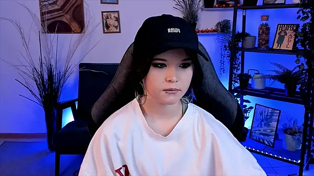 Snapshot of Elainebeness chatting on March 6, 2025, 7:32 pm Elainebeness online show from March 6, 2025, 7:32 pm