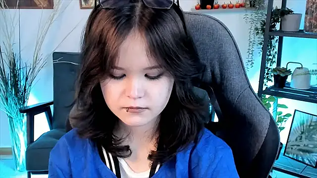 Snapshot of Elainebeness chatting on March 5, 2025, 12:49 am Elainebeness online show from March 5, 2025, 12:49 am