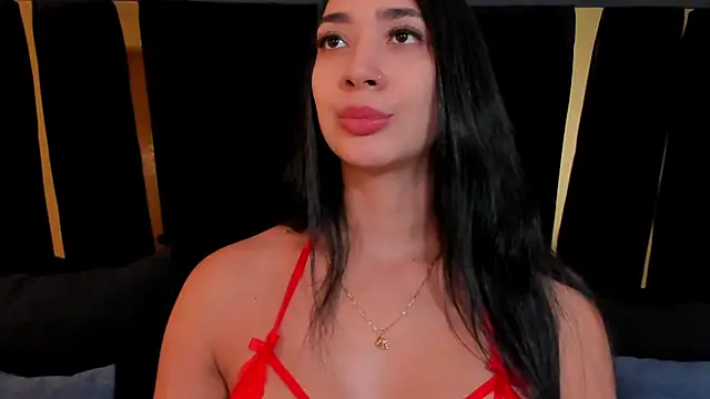 Snapshot of julieta_jewel chatting on November 18, 2025, 1:03 pm julieta jewel online show from November 18, 2025, 1:03 pm