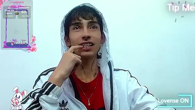 Snapshot of ttimy_x_boy chatting on November 21, 2025, 10:47 am ttimy x boy online show from November 21, 2025, 10:47 am