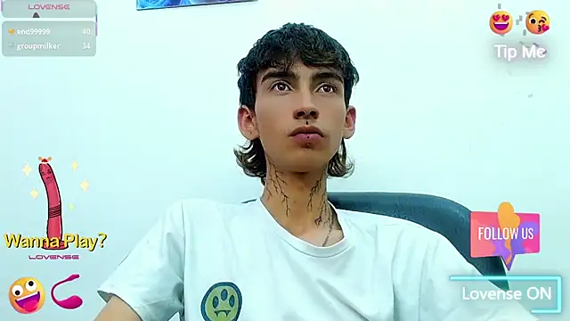 Snapshot of ttimy_x_boy chatting on November 11, 2025, 5:35 am ttimy x boy online show from November 11, 2025, 5:35 am