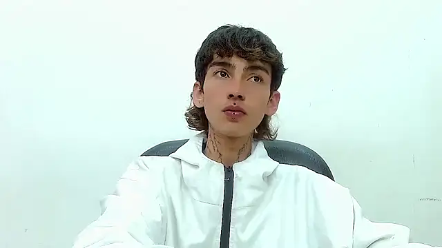 Snapshot of ttimy_x_boy chatting on November 24, 2025, 3:39 am ttimy x boy online show from November 24, 2025, 3:39 am