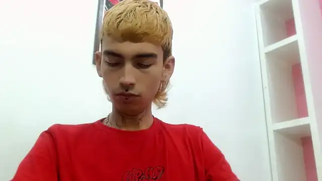 Snapshot of ttimy_x_boy chatting on February 21, 2026, 4:31 pm ttimy x boy online show from February 21, 2026, 4:31 pm