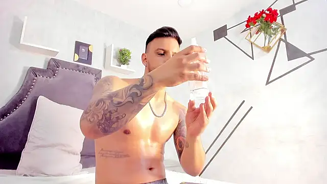 JackBlanco  online show from September 18, 2025, 5:43 am