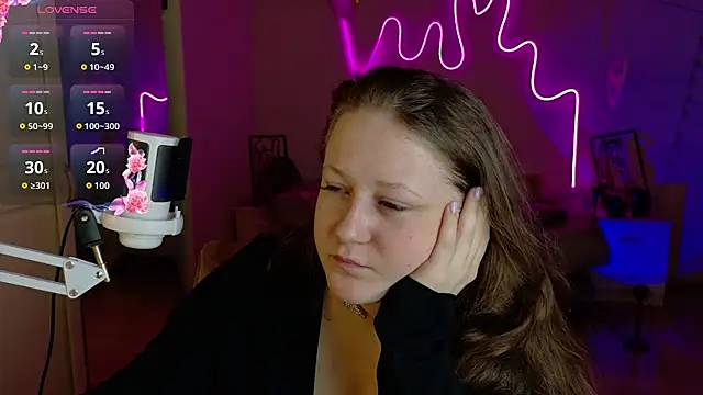 LizzyShine online show from October 31, 2025, 3:19 pm