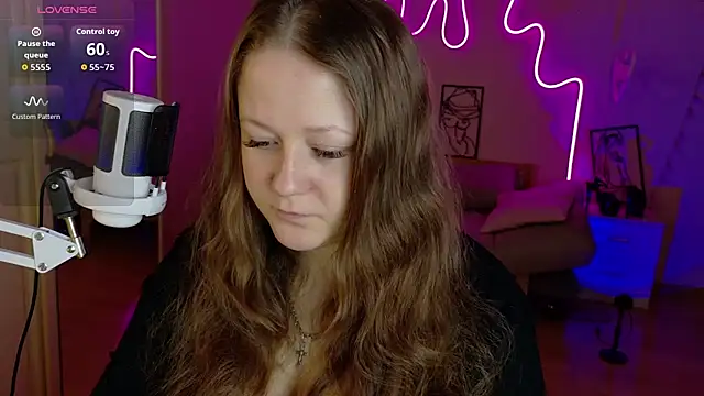 LizzyShine online show from October 24, 2025, 1:10 pm