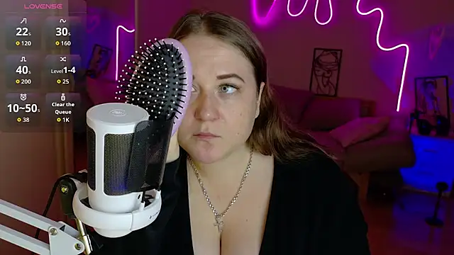 LizzyShine online show from October 23, 2025, 6:39 pm