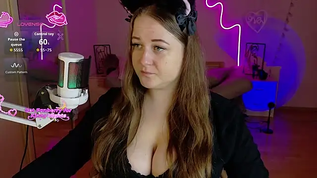 LizzyShine online show from December 5, 2025, 5:33 pm