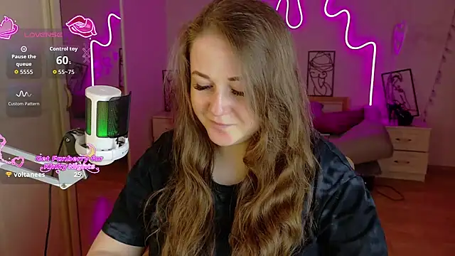 LizzyShine online show from November 20, 2025, 5:24 pm