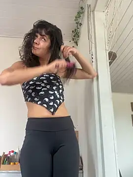 Snapshot of magalunabb chatting on December 4, 2024, 6:55 pm magalunabb online show from December 4, 2024, 6:55 pm