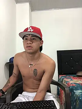 Snapshot of logannth chatting on February 11, 2026, 6:46 am logannth online show from February 11, 2026, 6:46 am