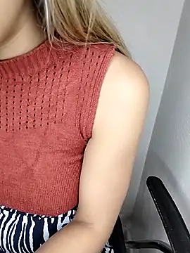 Snapshot of fofinhaa12 chatting on April 6, 2026, 6:09 pm fofinhaa12 online show from April 6, 2026, 6:09 pm