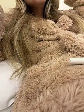 Snapshot of fofinhaa12 chatting on February 15, 2026, 8:52 pm fofinhaa12 online show from February 15, 2026, 8:52 pm