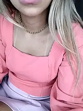 Snapshot of fofinhaa12 chatting on April 15, 2026, 4:29 am fofinhaa12 online show from April 15, 2026, 4:29 am