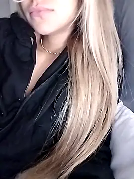 Snapshot of fofinhaa12 chatting on November 15, 2025, 8:35 pm fofinhaa12 online show from November 15, 2025, 8:35 pm