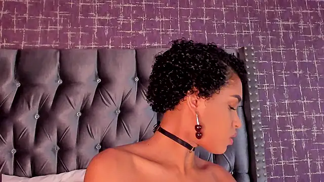 Snapshot of TOKIONAIANA chatting on January 3, 2025, 10:09 am TOKIONAIANA online show from January 3, 2025, 10:09 am