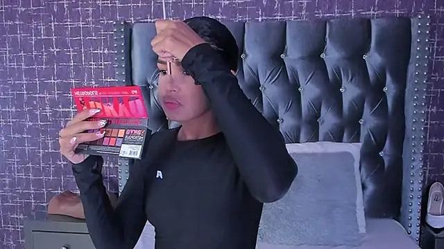 Snapshot of TOKIONAIANA chatting on February 16, 2025, 10:10 am TOKIONAIANA online show from February 16, 2025, 10:10 am