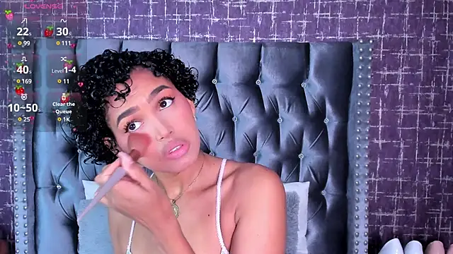 Snapshot of TOKIONAIANA chatting on February 5, 2025, 10:08 am TOKIONAIANA online show from February 5, 2025, 10:08 am