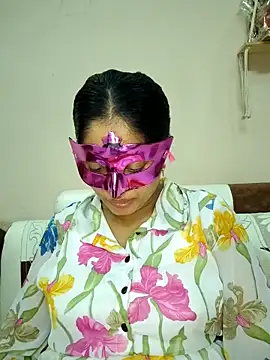 Snapshot of bigtitsqueen chatting on November 8, 2025, 5:00 am bigtitsqueen online show from November 8, 2025, 5:00 am