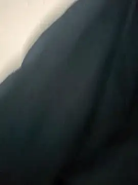 Snapshot of bigtitsqueen chatting on October 28, 2025, 4:57 am bigtitsqueen online show from October 28, 2025, 4:57 am