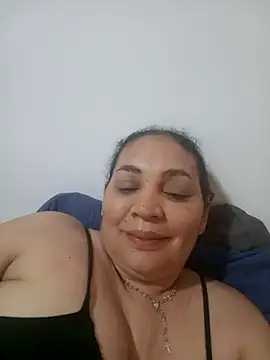 MirandaSoto online show from November 3, 2025, 8:45 pm