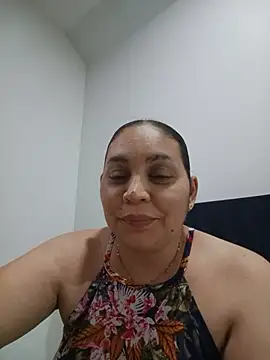 MirandaSoto online show from June 6, 2026, 4:07 am