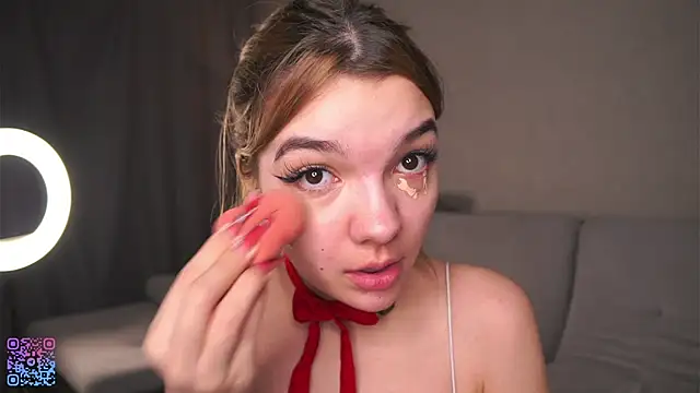 VeronaAppleberry online show from March 7, 2025, 1:31 am