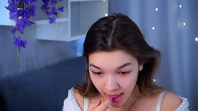 VeronaAppleberry online show from February 20, 2026, 6:26 am