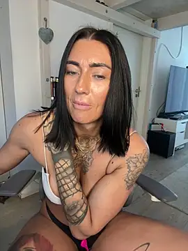 IntiMia online show from March 4, 2026, 8:11 am