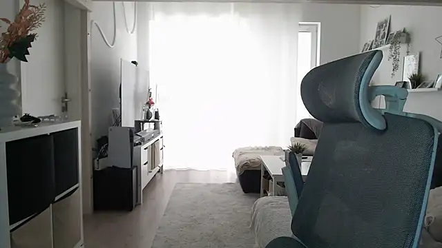 IntiMia online show from January 12, 2026, 9:49 am