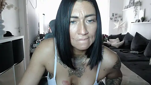 IntiMia online show from February 16, 2026, 8:46 am