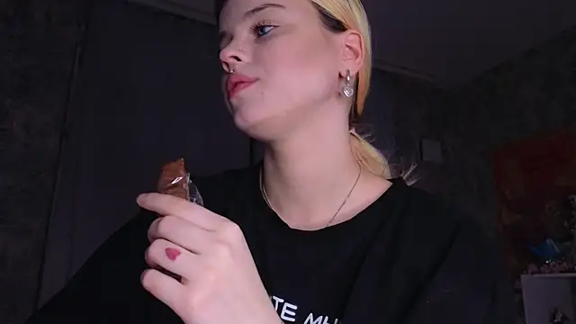 HanaMitsuri online show from January 20, 2025, 7:25 pm