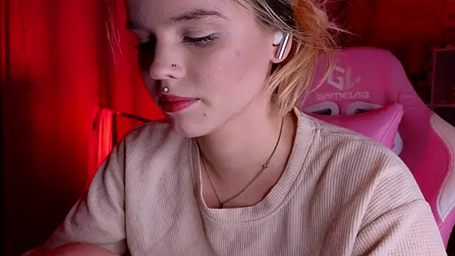 HanaMitsuri online show from March 14, 2025, 7:55 pm