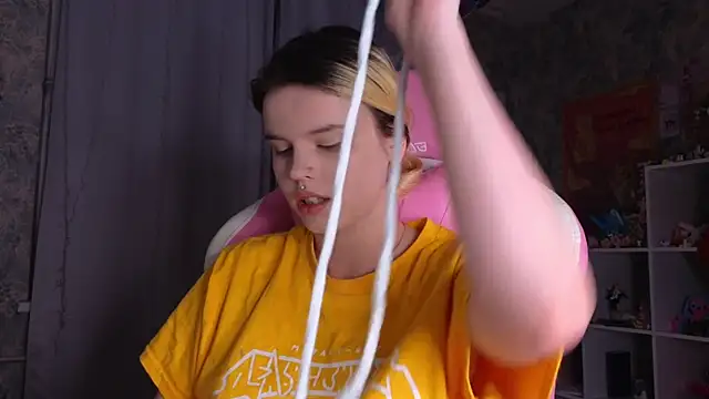 HanaMitsuri online show from January 26, 2025, 6:48 pm