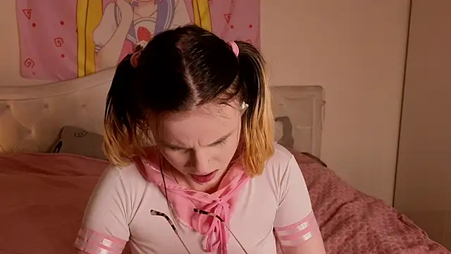 HanaMitsuri online show from November 20, 2025, 5:57 pm