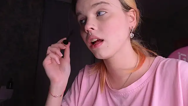 HanaMitsuri online show from January 24, 2025, 10:19 pm